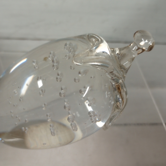 Vintage Strawberry Clear Glass Bullicante Controlled Bubble Paperweight - Picture 3 of 9